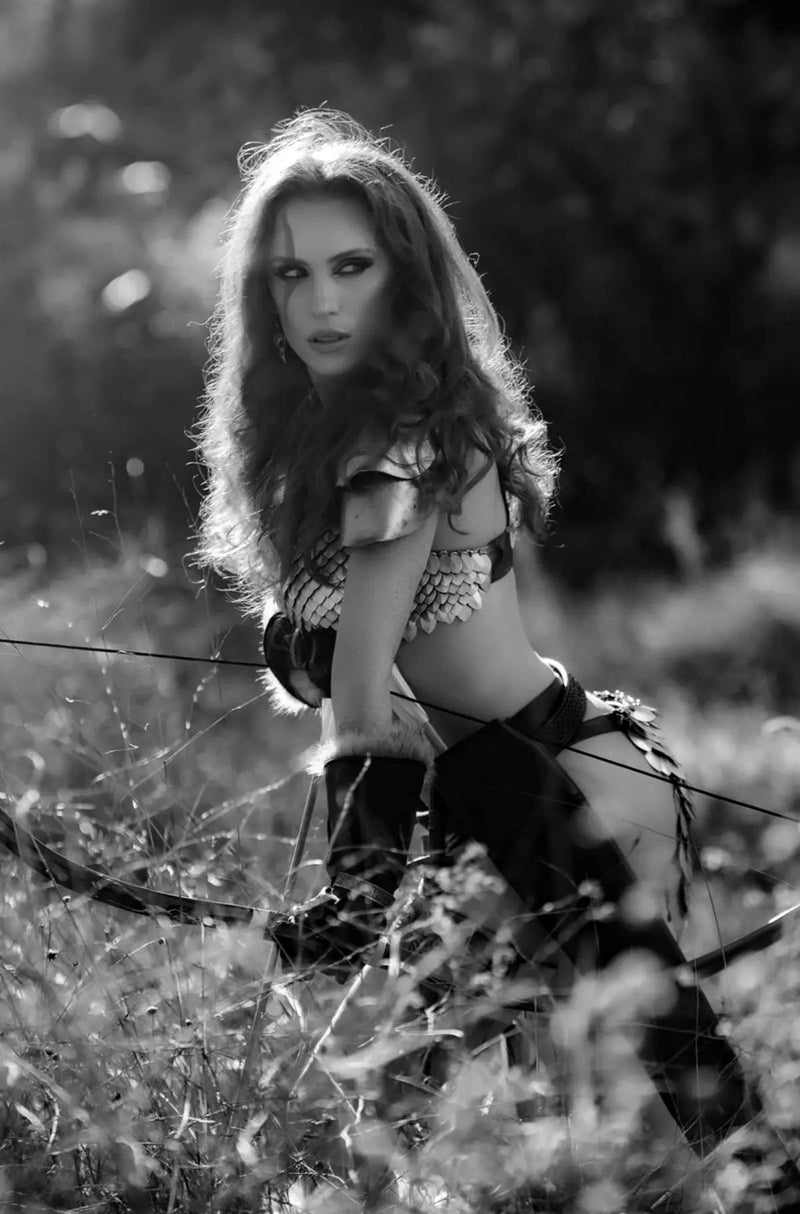 Red Sonja Black White Red #8 J Cosplay B&W Virgin FOC Bonus Variant (03/09/2022) Dynamite